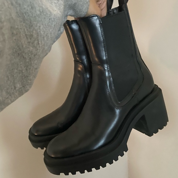 Zara boots. As is used - Picture 2 of 3